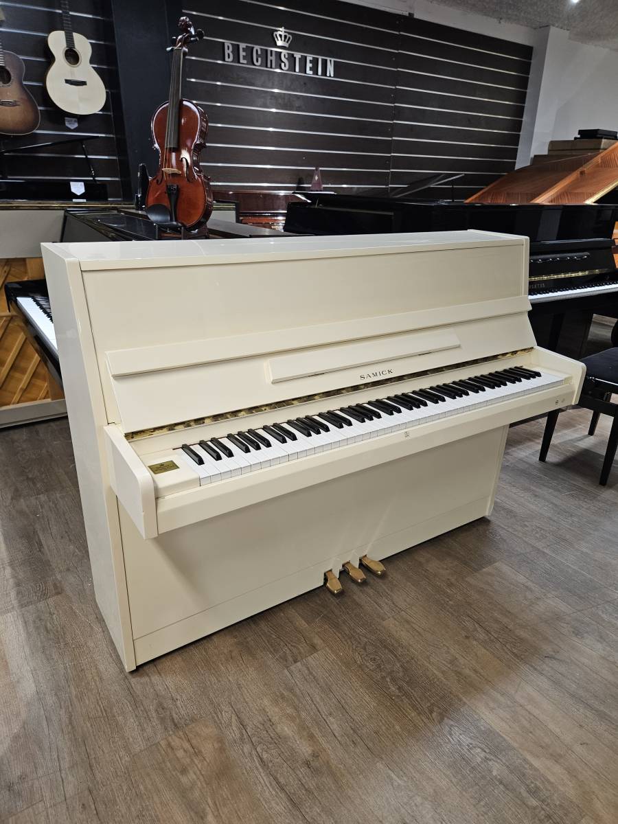 Achat piano numérique Casio ou Roland neuf ou d'occasion Paris Île-de-France