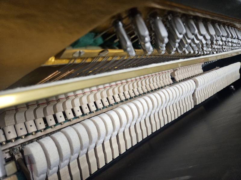 Mécanique du piano droit d'étude Rönisch 109 d'occasion noir laqué