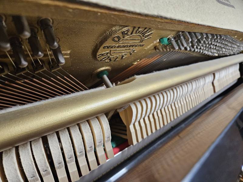 Mécanique du piano droit d'étude Rösler 109 d'occasion noir laqué