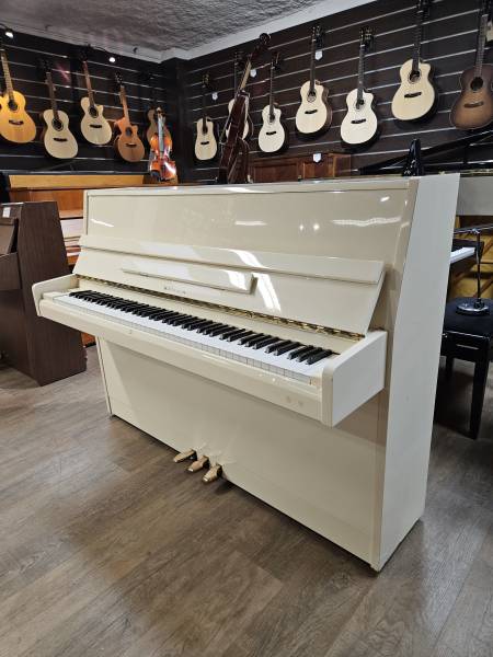 Piano droit Samick SU-108 d'occasion blanc laqué à Montpellier