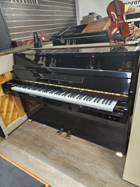 Piano droit Samick SU-105 d'occasion noir laqué à Montpellier