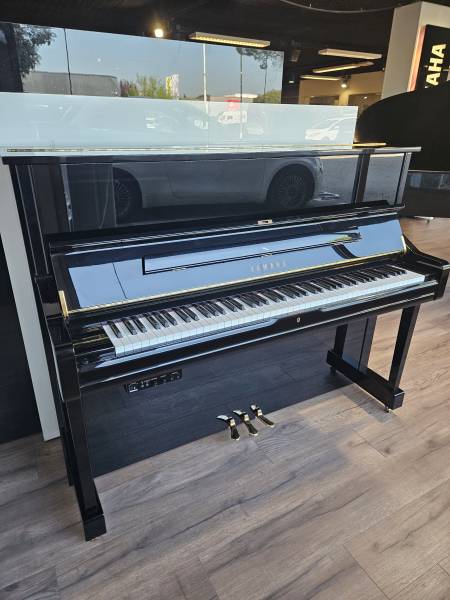 Piano droit d'interprétation Yamaha modèle U1 silencieux d'occasion