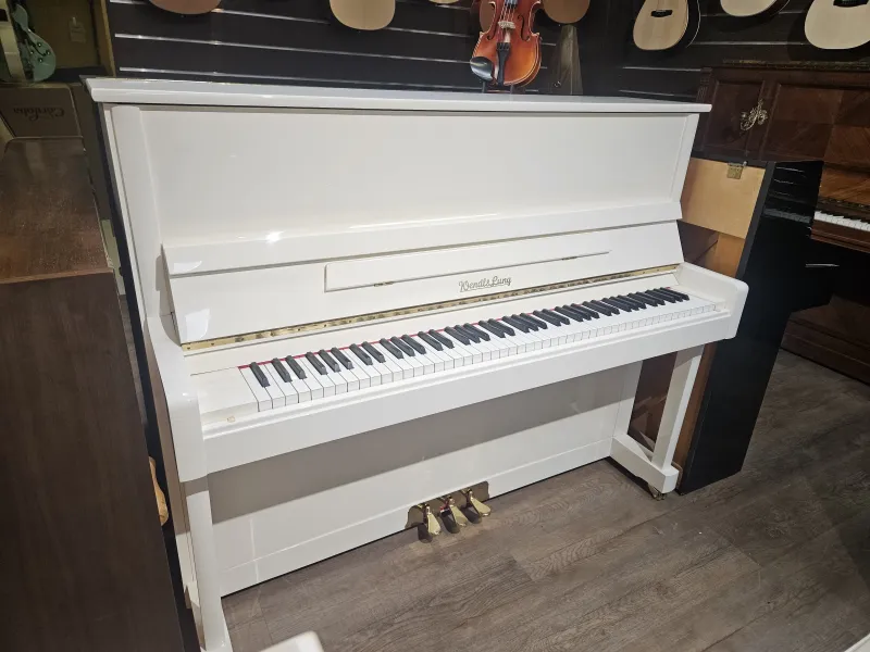Piano droit Wendle & Lung 122 d'occasion blanc laqué