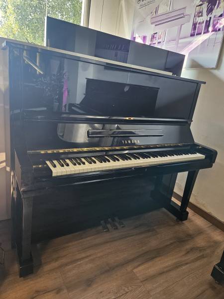 Piano droit Yamaha modèle U3 d'occasion à Montpellier