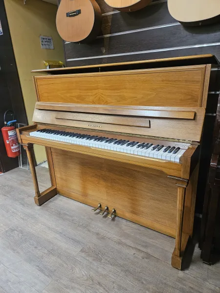 Piano droit d'interprétation Seiler modèle 122 noyer d'occasion
