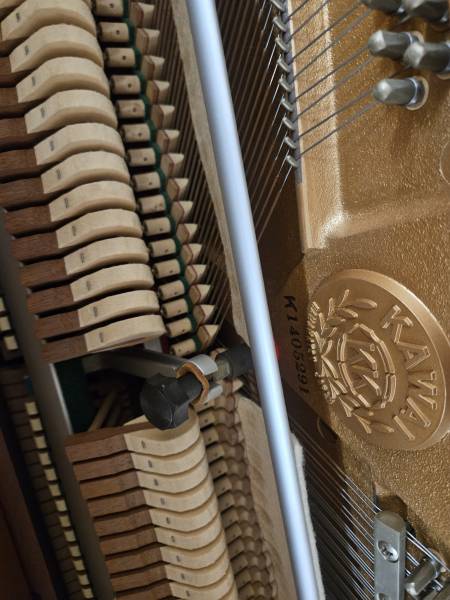 Numéro de série du piano d'occasion d'étude Kawai modèle CE7