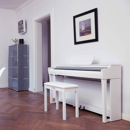 Piano numérique Yamaha Clavinova modèle CLP 725 blanc mat