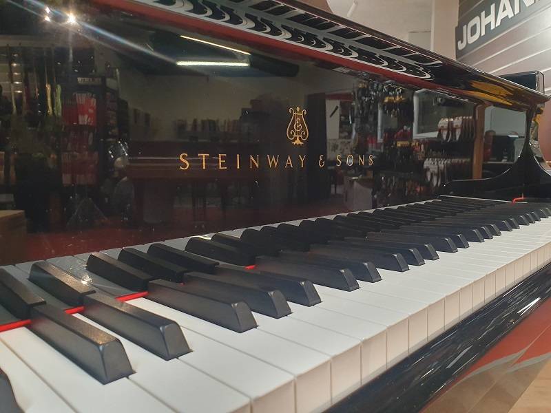Piano à queue de concert professionnel Steinway & Sons modèle D274 d’occasion