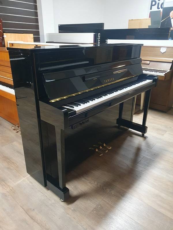 Piano droit professionnel Yamaha modèle B2 équipé silencieux d’occasion