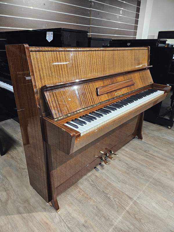 Piano droit d'expression Pétrof modèle 114 d’occasion dans l'Hérault