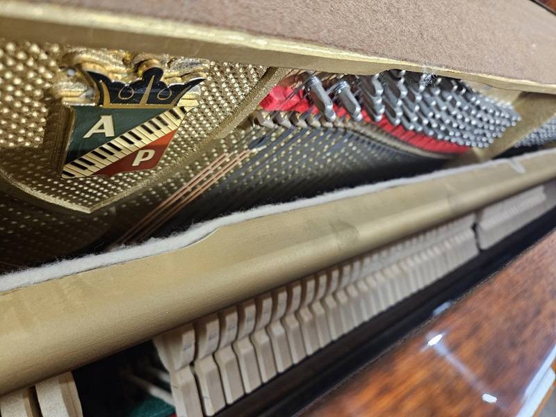 Mécanique du piano droit Pétrof modèle 114 d’occasion