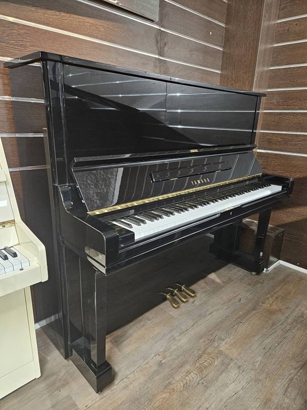 Piano droit d'interprétation Yamaha modèle U3 équipé silencieux d’occasion