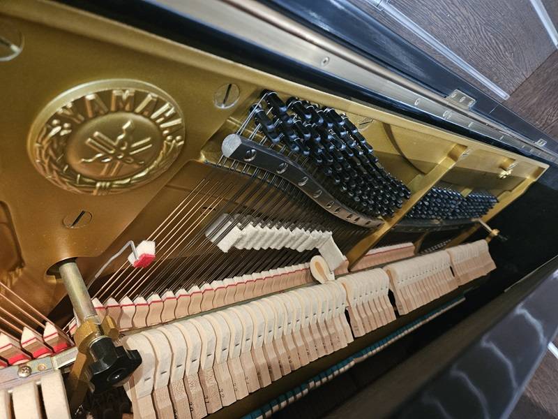Mécanique du piano droit Yamaha modèle U3 équipé silencieux d’occasion