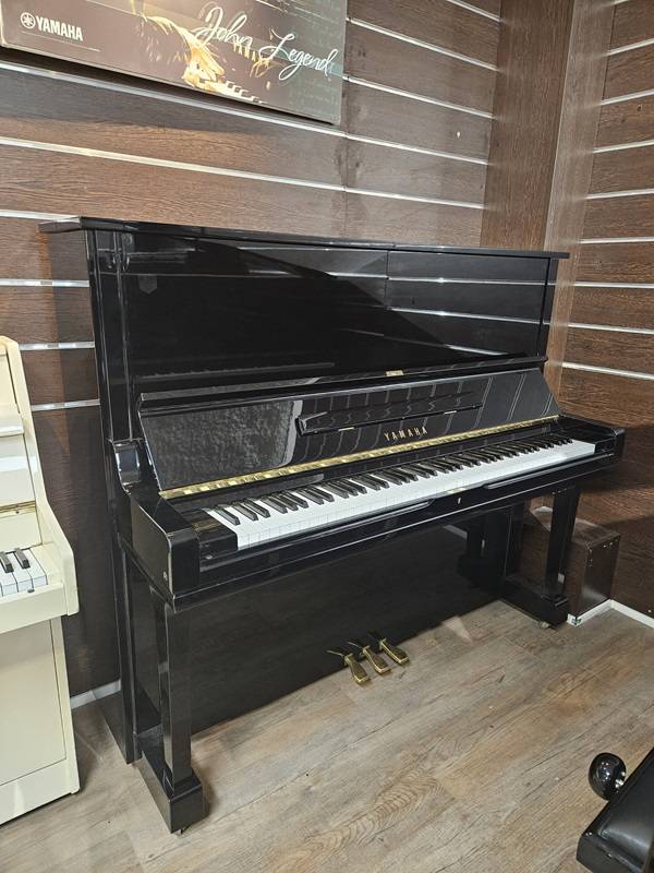 Piano droit d'expression Yamaha modèle U3 équipé silencieux d’occasion