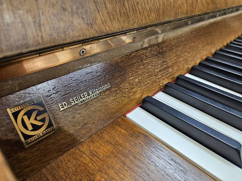 Piano droit fabrication en Allemagne Seiler modèle 118 d’occasion
