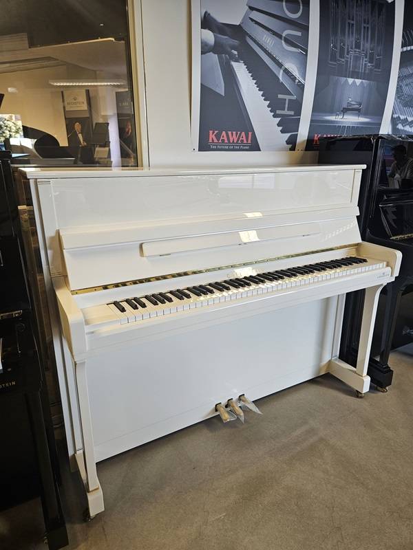 Piano droit haut de gamme C. Bechstein Modèle 118 blanc laqué à Montpellier
