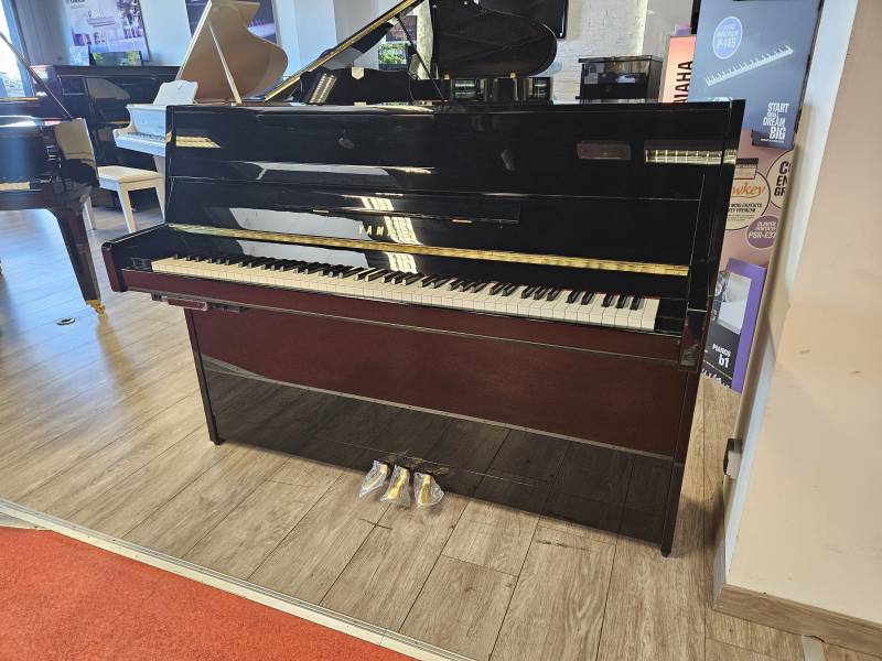Piano droit Yamaha modèle B1