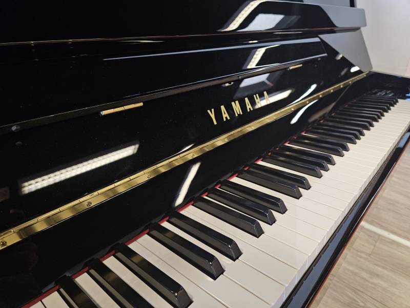 Piano droit Yamaha modèle B1 neuf