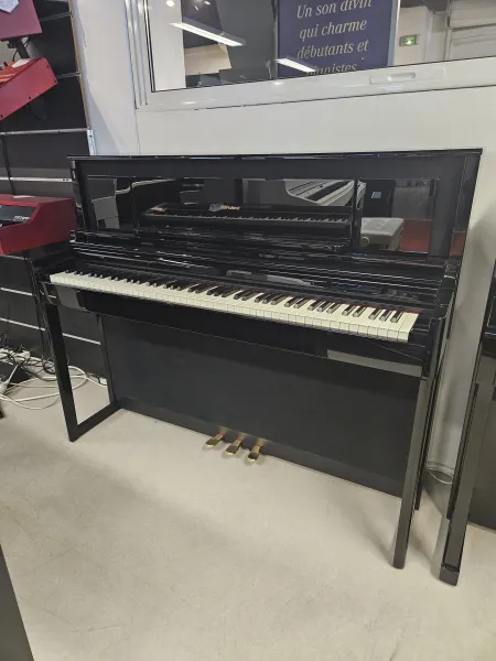 Piano numérique meublé professionnel Roland modèle LX 706 noir brillant