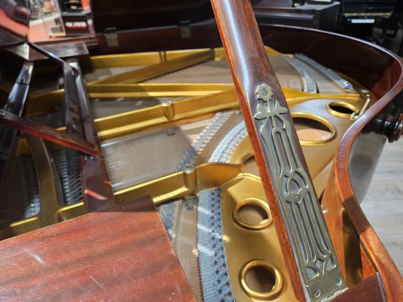 Piano à queue d'occasion Hofmann modèle 140