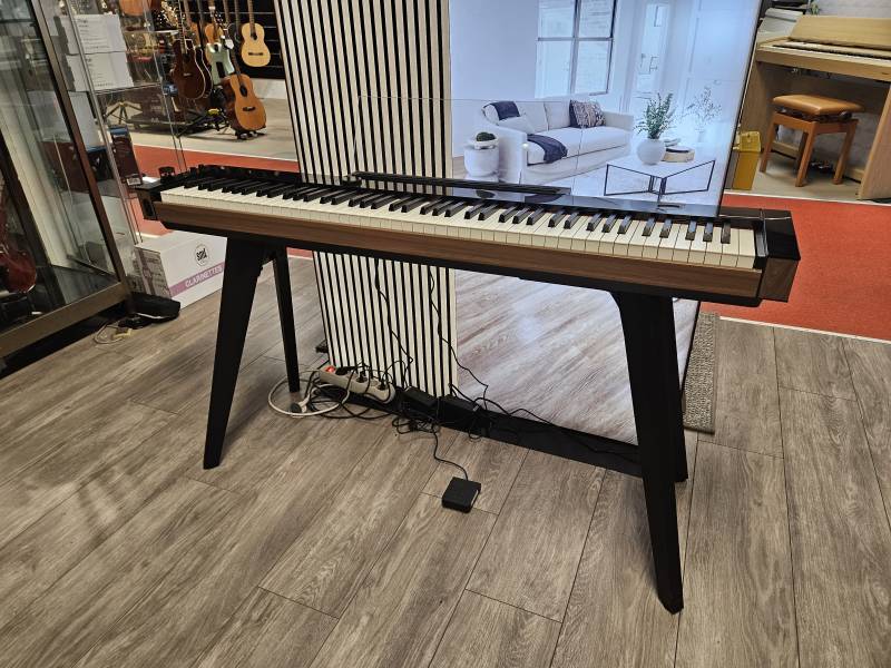 Promotion sur le modèle d'exposition : Casio PX S6000 avec son meuble