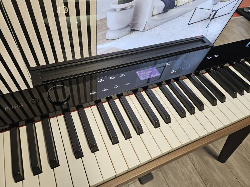 Piano Casio modèle PX S6000 avec son meuble