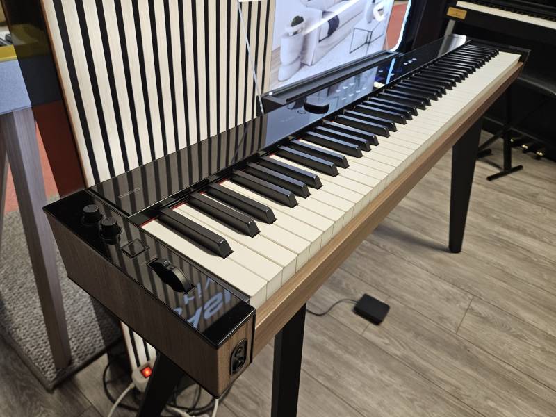 Promotion exceptionnelle ! Piano numérique Casio modèle PX S6000 avec son meuble