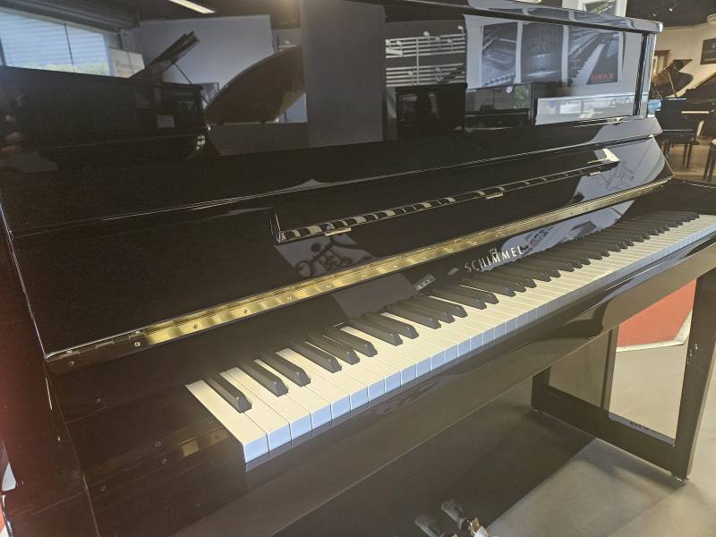 Piano droit Schimmel modèle C121 Elegance à Montpellier