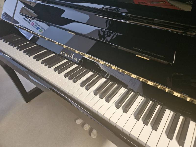 Piano droit Schimmel K122 Elegance à Montpellier