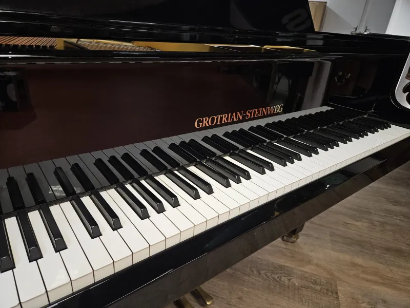 Piano à queue Grotrian Steinweg modèle 165