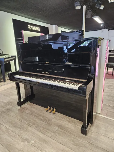Yamaha U3 à Montpellier