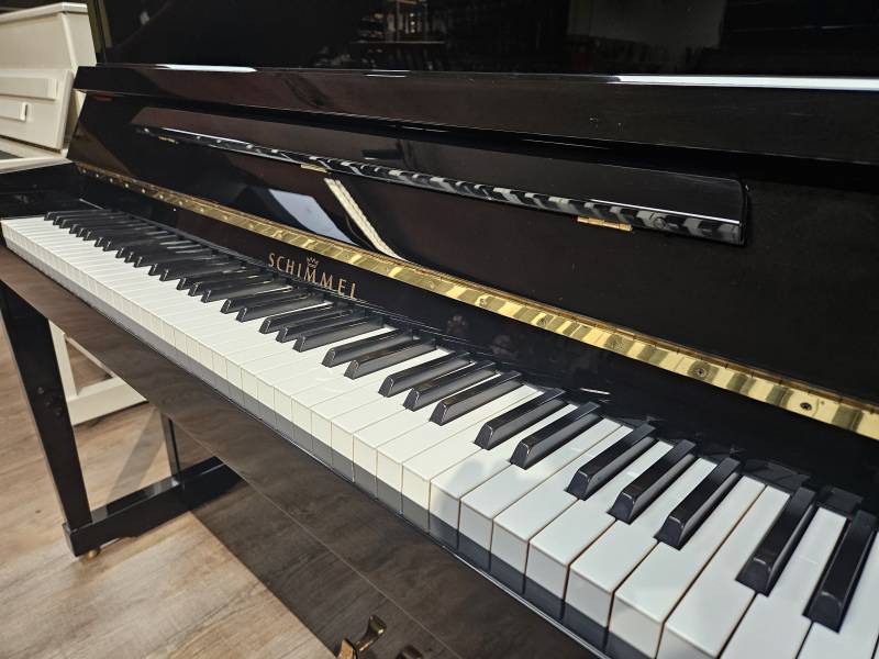 Schimmel d'occasion modèle 120 noir laqué