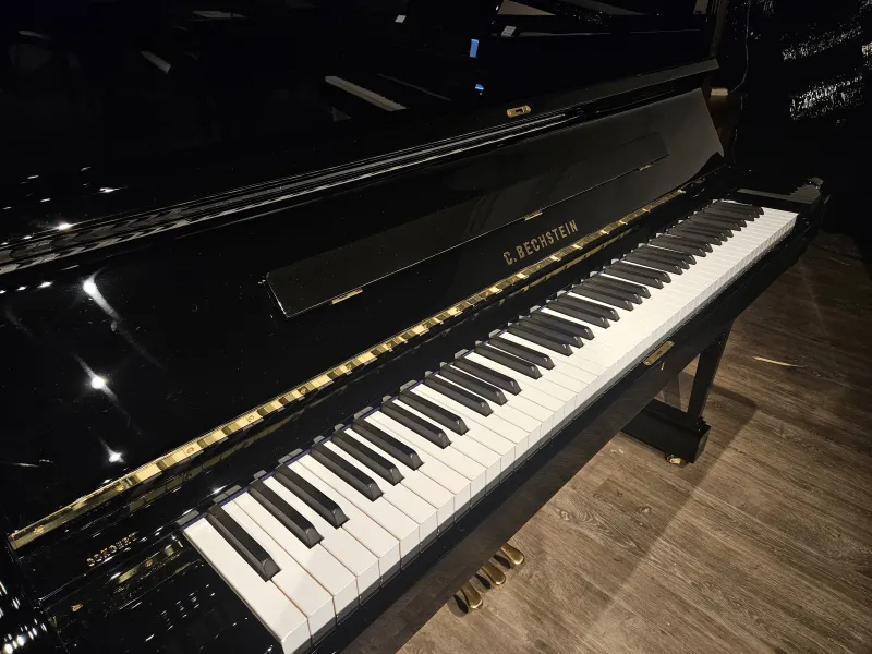 Piano d'expression C8 exceptionnel fabriqué en Allemagne