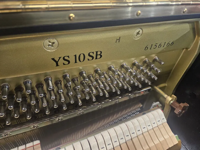 Numéro de série du piano droit Yamaha modèle YS10B