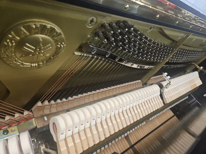 Mécanique du piano droit d'occasion Yamaha modèle YS10B