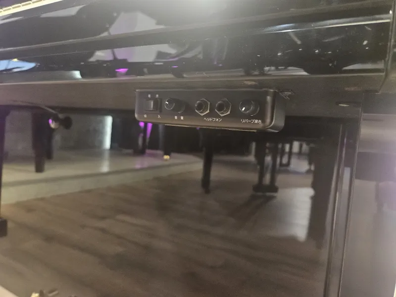 Système silencieux du piano droit d'occasion Yamaha YS10B