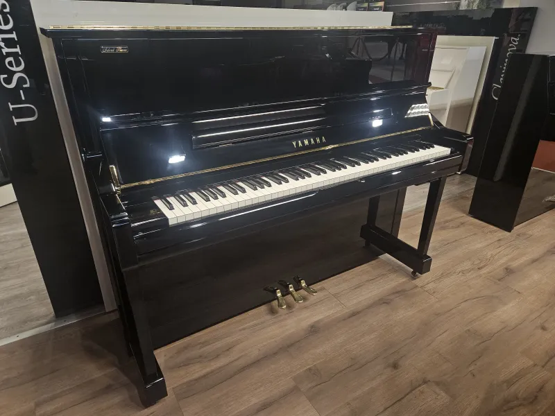 Piano droit d'occasion Yamaha YS10B avec livraison dans toute la FRance