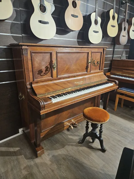 Piano droit d'occasion Gaveau modèle C Palissandre à Montpellier