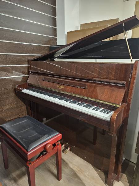 Piano droit d'occasion Rameau modèle chenonceau acajou à Montpellier