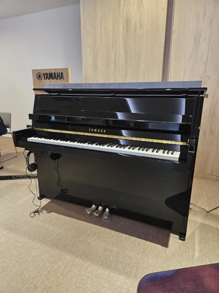 Piano droit Yamaha modèle B10 neuf avec facilité de paiement