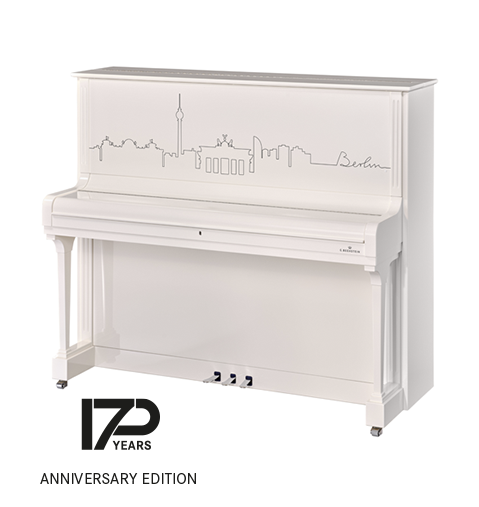 Piano droit C. Bechstein modèle Concert 6 finition blanc skyline Berlin avec laiton