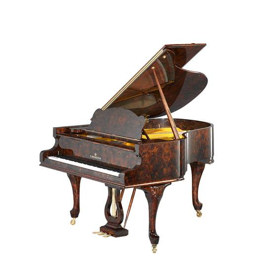 Piano à queue C. Bechstein modèle L167 finition ronce de noyer style chippendale