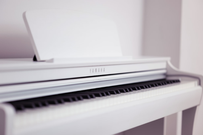 Piano numérique Yamaha Clavinova modèle CLP 725 blanc à Montpellier