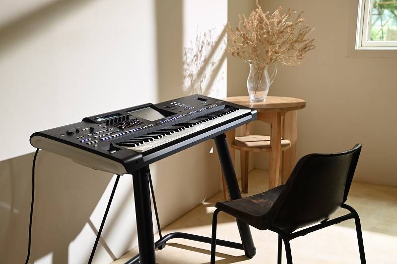 Clavier arrangeur de scène professionnel Yamaha modèle Genos 2