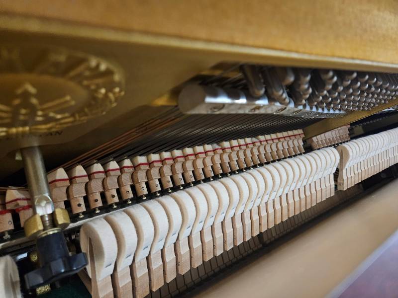 Mécanique du piano droit Yamaha modèle E108 d'occasion