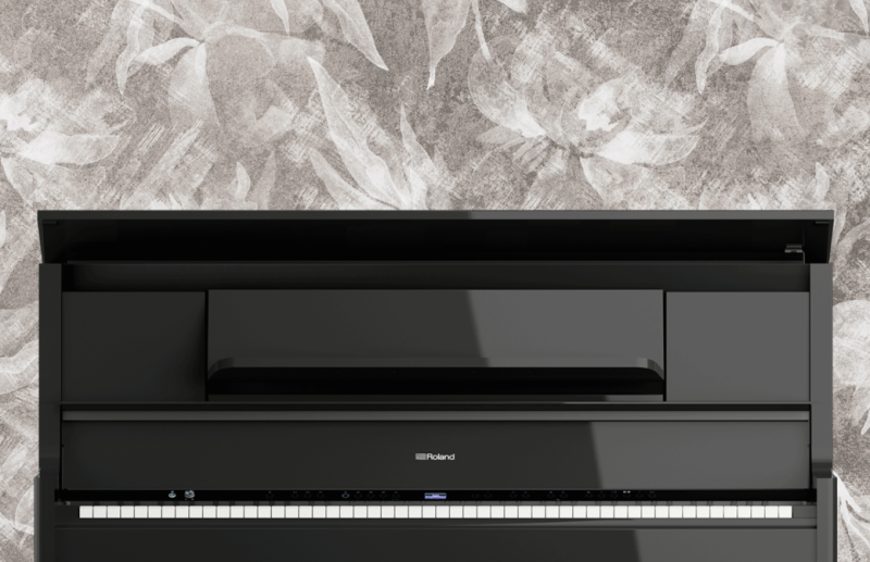 Piano numérique meublé Roland modèle LX-9 en finition noir polybrillant