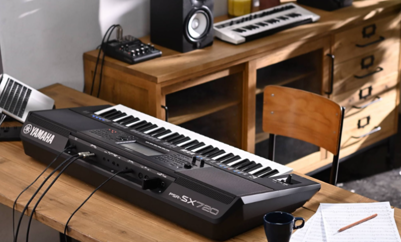 Piano numérique Yamaha modèle PSR SX720 : La nouveauté 2024 !