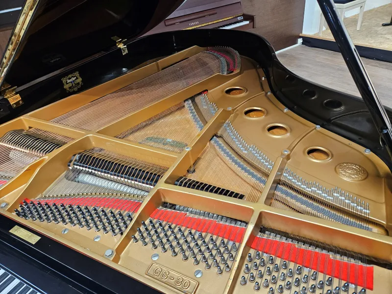 Mécanique du piano à queue Kawai modèle GS-30 d'occasion noir laqué