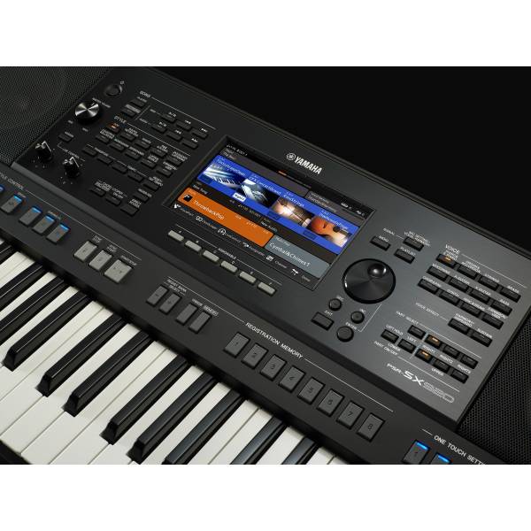 Ecran du piano numérique Yamaha modèle PSR SX920