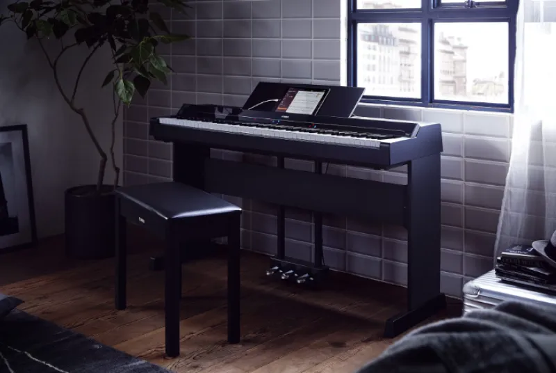 Piano numérique Yamaha modèle PS 500 avec son meuble et son pédalier